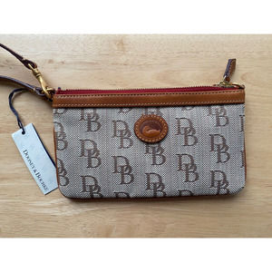 Dooney & Bourke Large Slim Wristlet Cream/Brown